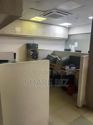 ভাড়ার জন্য বাণিজ্যিক অফিস স্পেস
