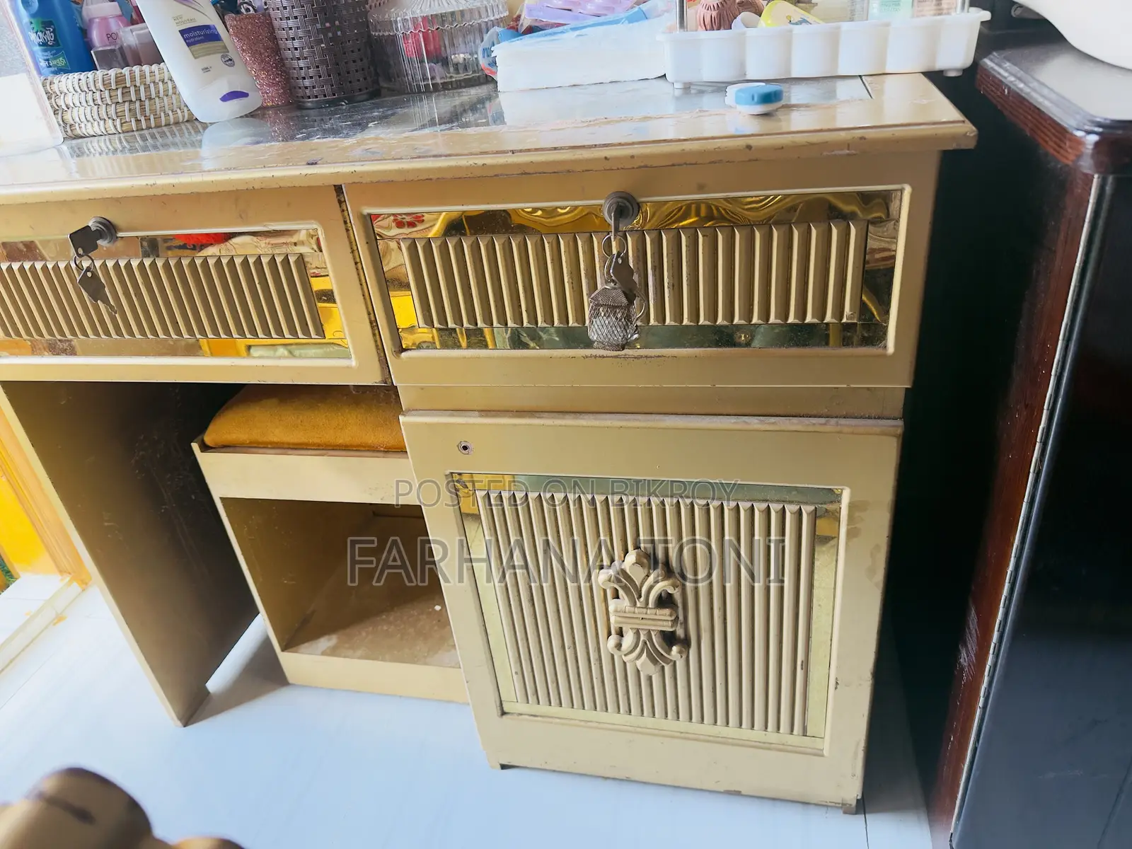 Vanity for sale – in good condition