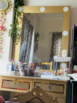 Vanity for sale – in good condition
