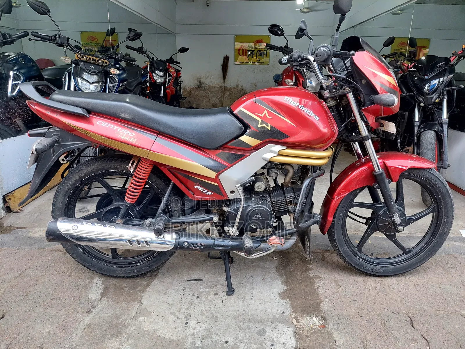 Mahindra Centuro 2017 Red