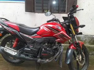 হোন্ডা সিবি ২০২৪ লাল