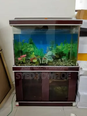 Office Table With 3 Chairs and Aquarium