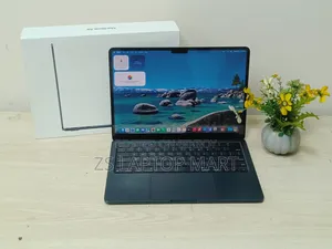 Laptop Apple MacBook Air 2023 M2 16GB Apple M2 SSD 512GB