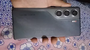 টেকনো ক্যামন ৪০ ২৫৬ জিবি কালো