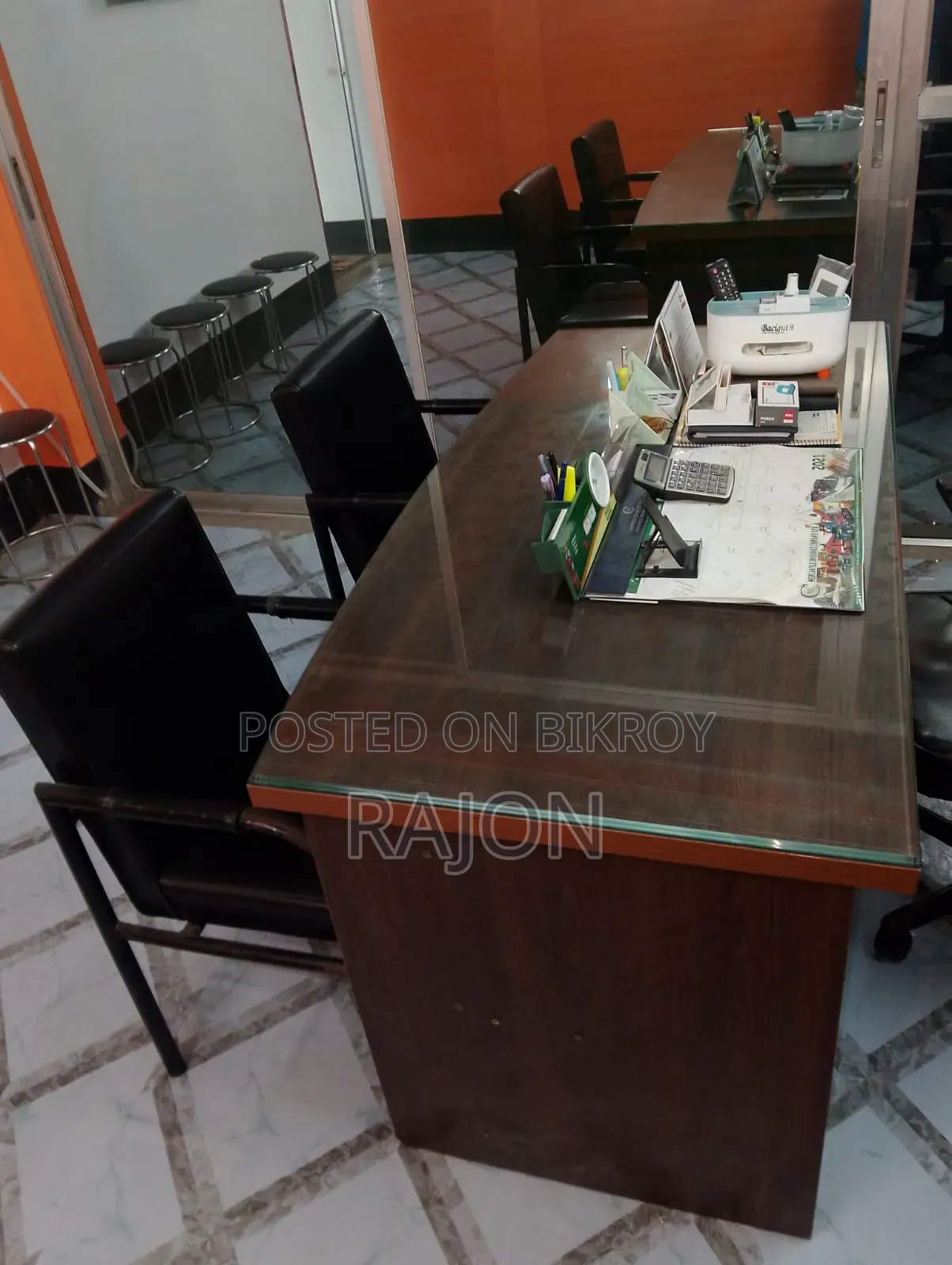 Office table + 2 chairs