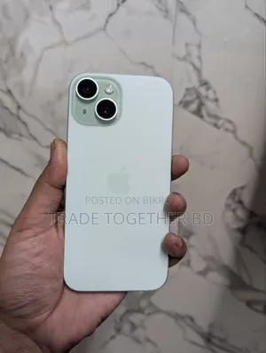 Apple iPhone 15 128 GB Green