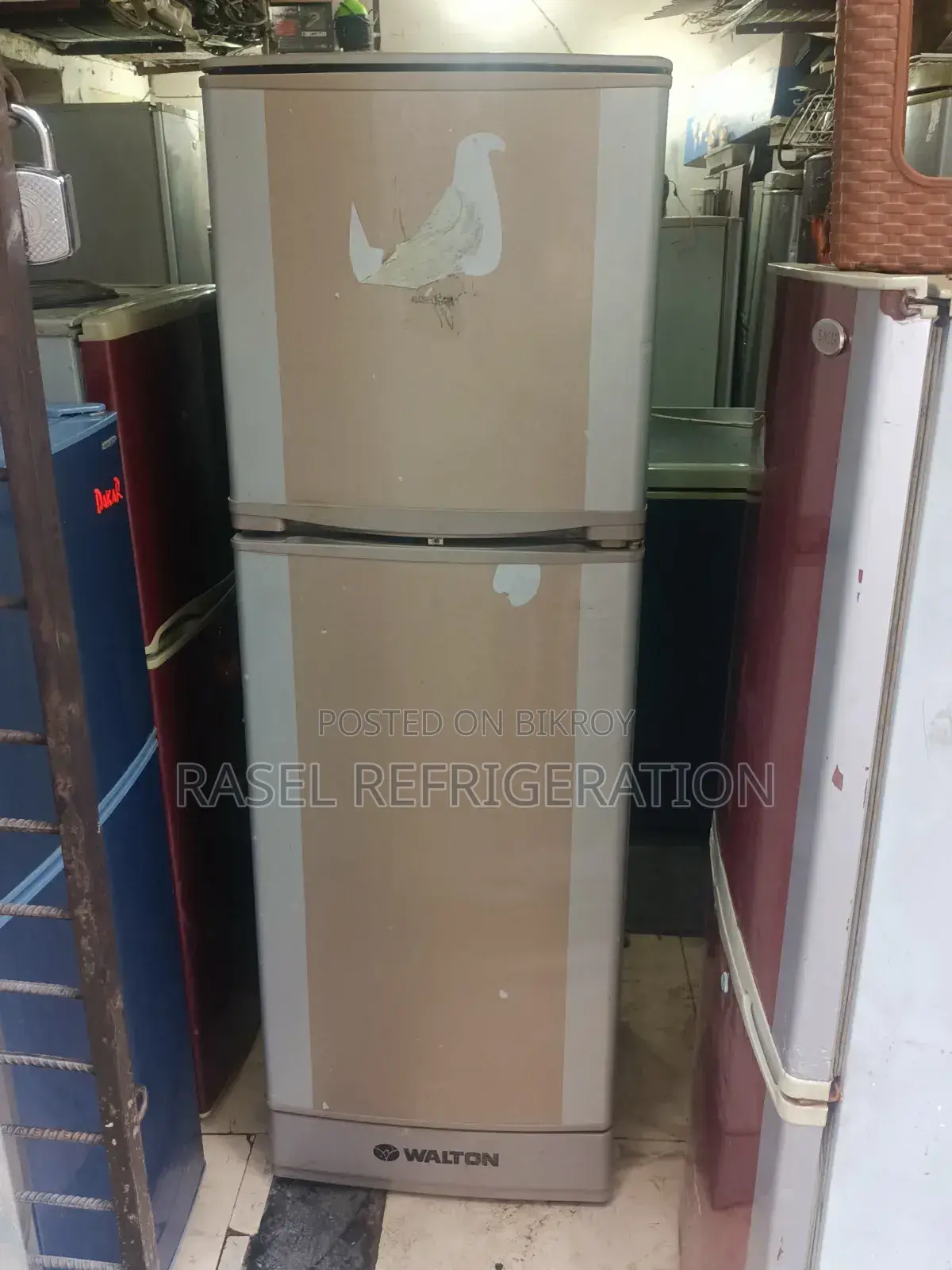 16 CFT running Walton fridge for sale.
