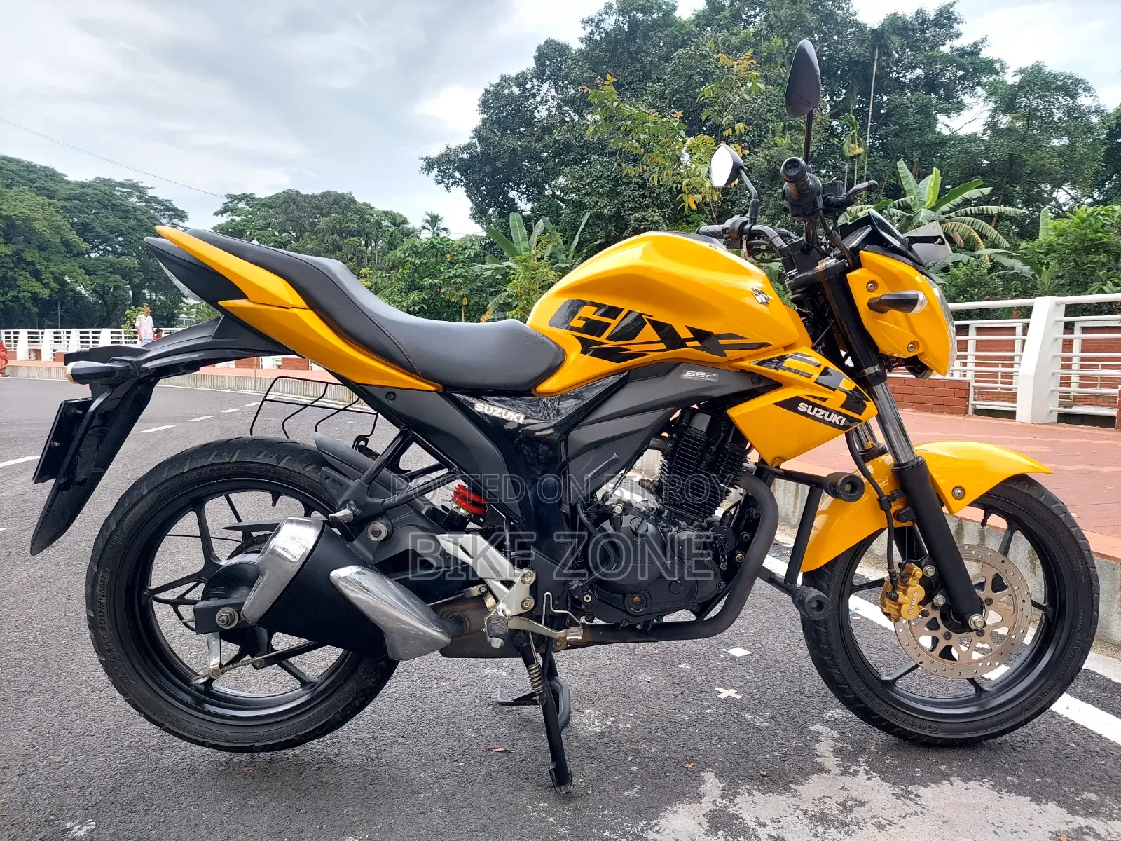 Suzuki Gixxer Monotone 2024 Yellow