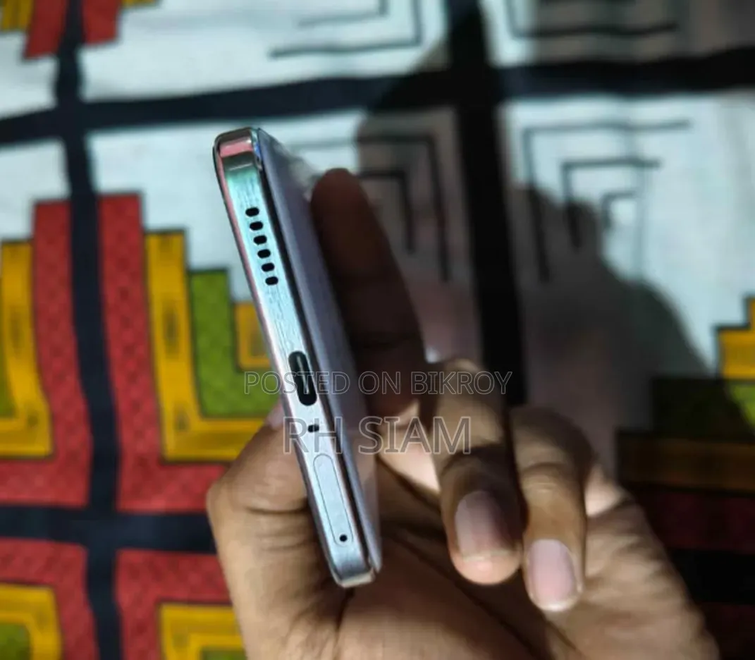 iQOO 256 GB White