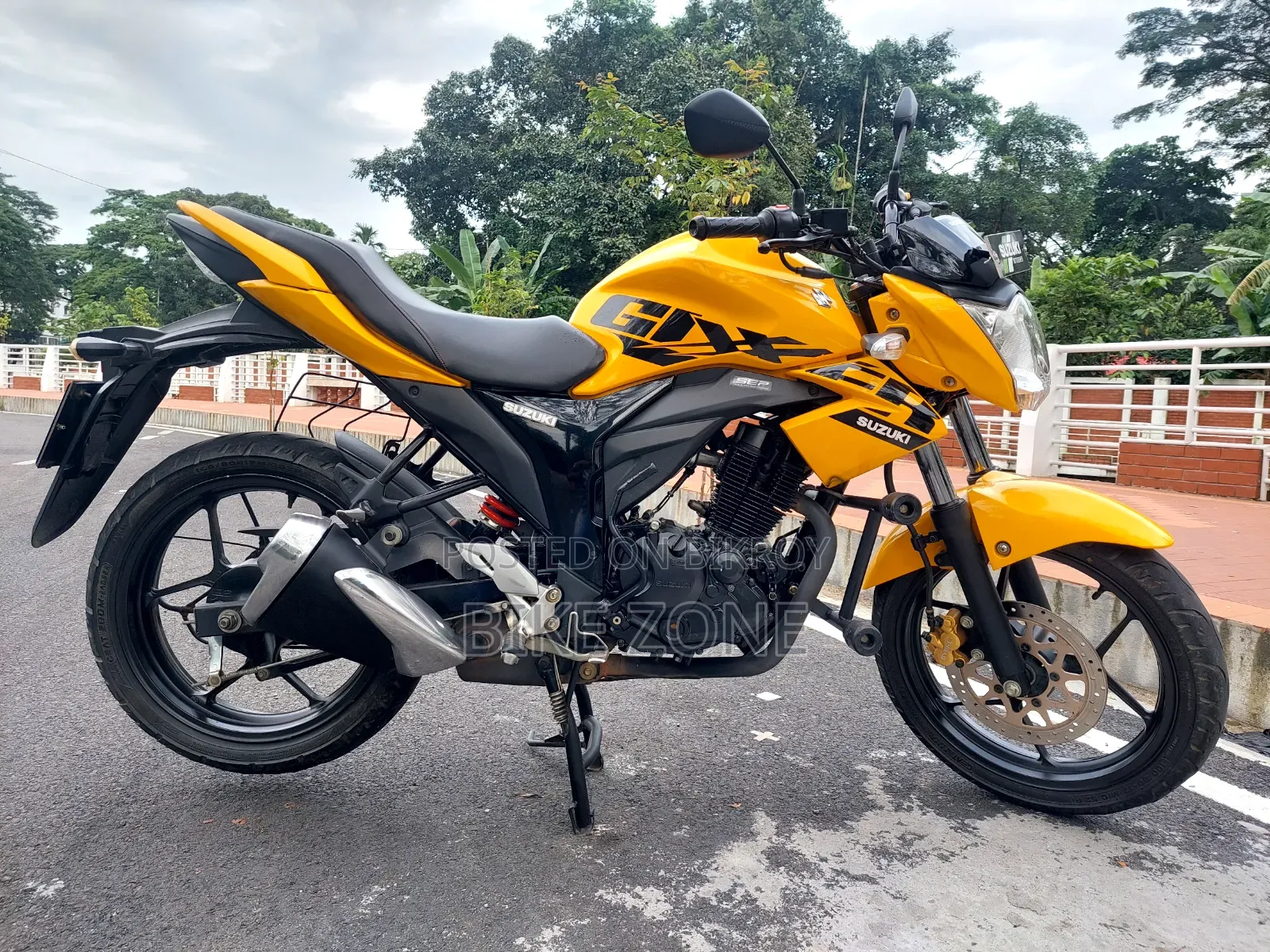 Suzuki Gixxer Monotone 2024 Yellow