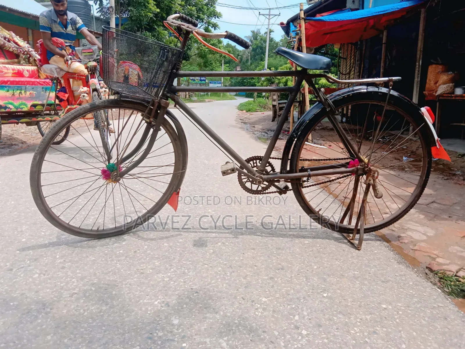 Phoenix 28" New Tyre, Tube & Basket
