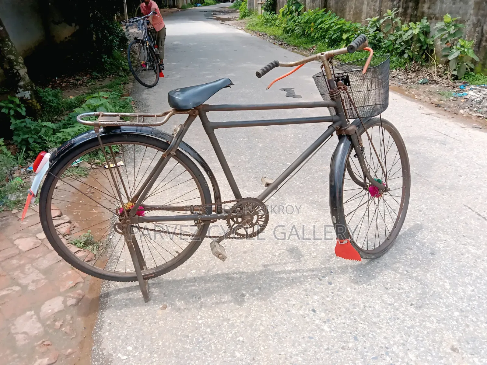 Phoenix 28" New Tyre, Tube & Basket