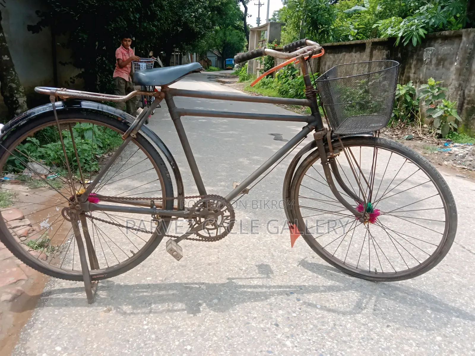 Phoenix 28" New Tyre, Tube & Basket