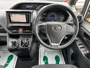 Toyota Noah 2021 Silver