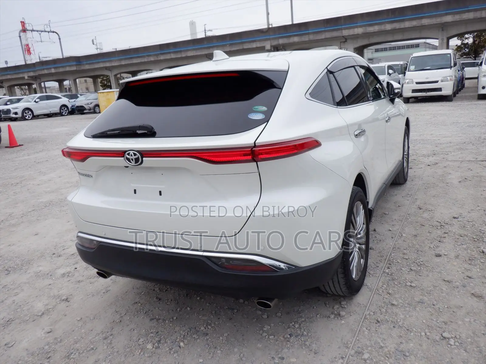 Toyota Harrier 2.0 2021 Pearl