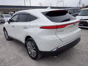 Toyota Harrier 2.0 2021 Pearl