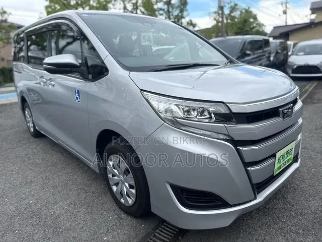 টয়োটা নোয়া ২০২১ সিলভার