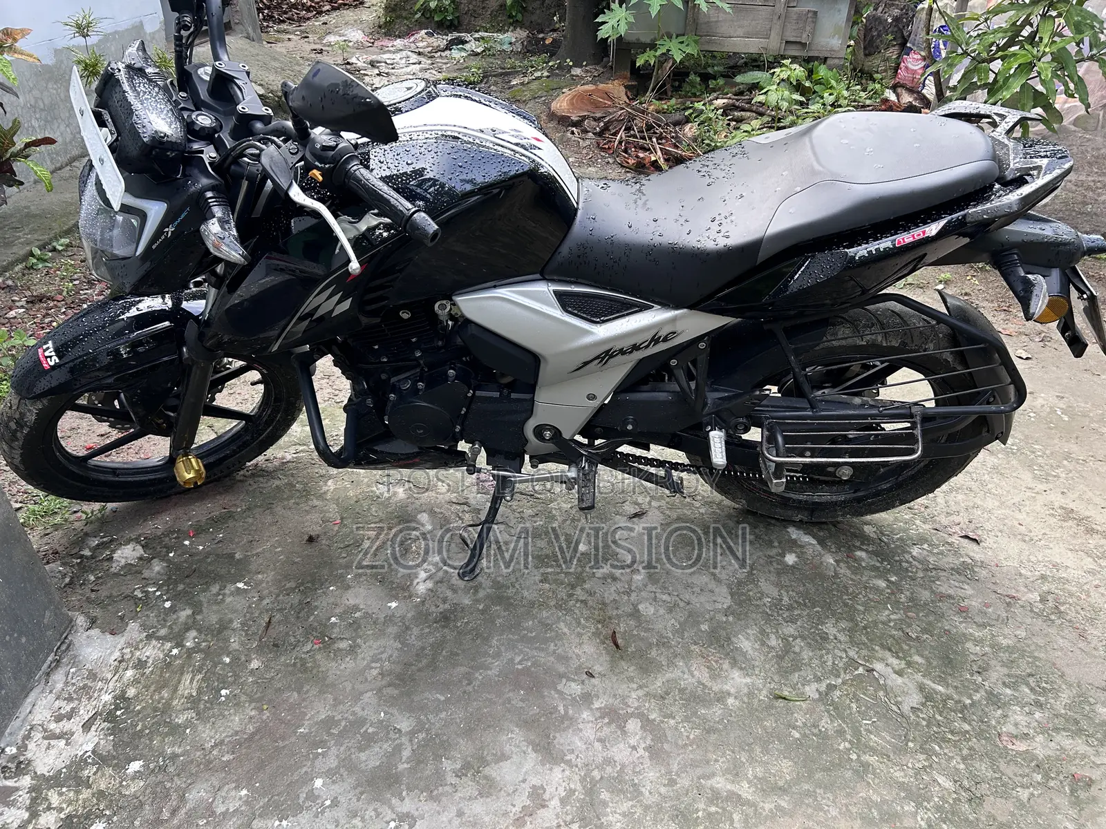 TVS Apache RTR 160 4V 2023 Black