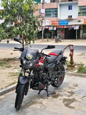বাজাজ পালসার ১৫০ ২০২২ কালো
