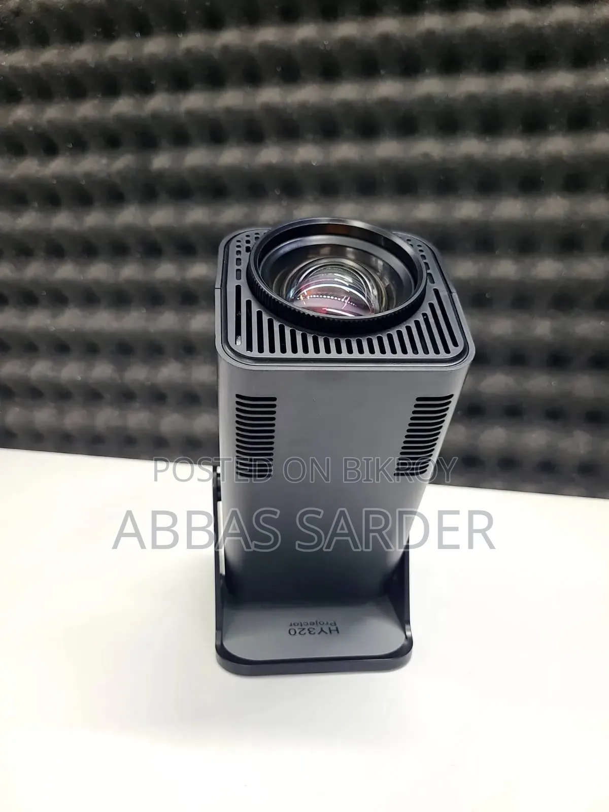 Hy 320 Projector
