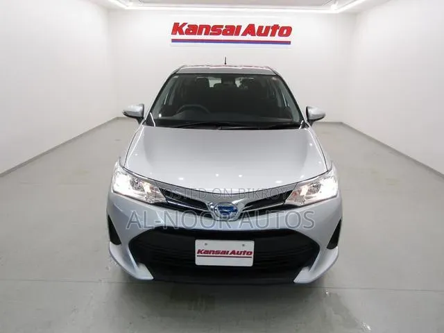 Toyota Corolla Fielder 2021 Silver