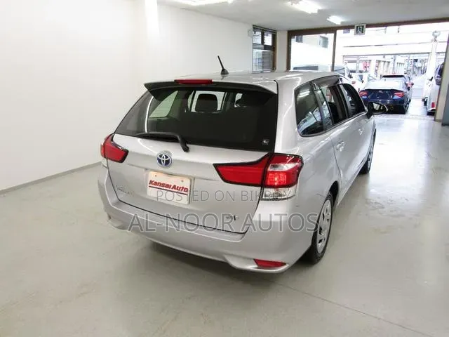 Toyota Corolla Fielder 2021 Silver