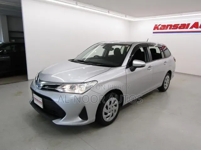 Toyota Corolla Fielder 2021 Silver