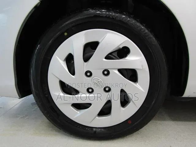 Toyota Corolla Fielder 2021 Silver
