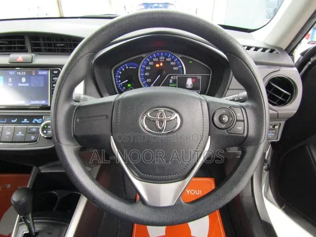 Toyota Corolla Fielder 2021 Silver