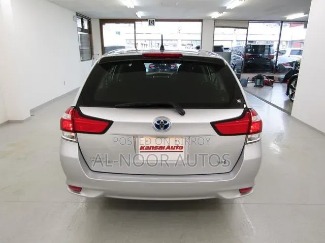 Toyota Corolla Fielder 2021 Silver