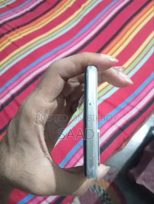 ভিভো ওয়াই৩৩এস ১২৮ জিবি গোল্ড