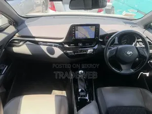Toyota C-HR 2021 Pearl