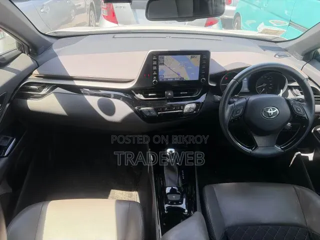 Toyota C-HR 2021 Pearl