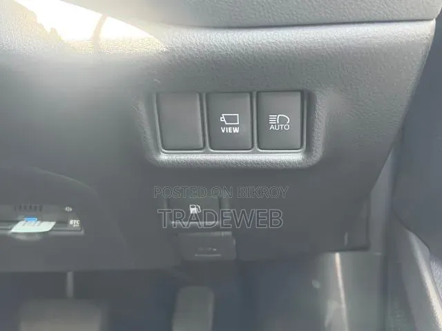 Toyota C-HR 2021 Pearl