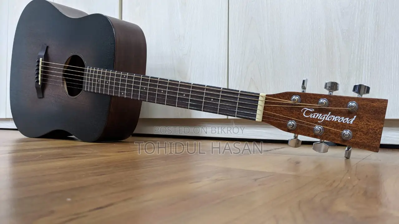 Tanglewood TWCR D অ্যাকোস্টিক গিটার