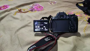 Conon 600d  And Kit Lance Battery Memory Card Changer Bag.