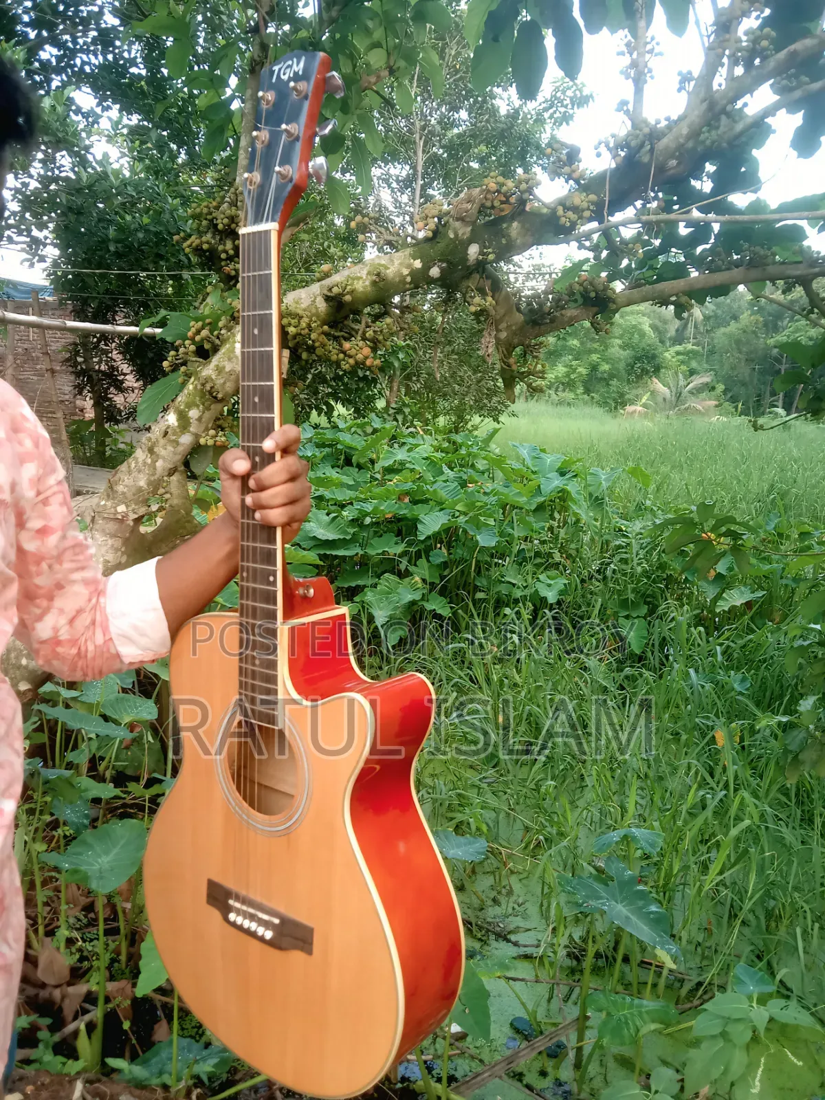 গিটার বিক্রি