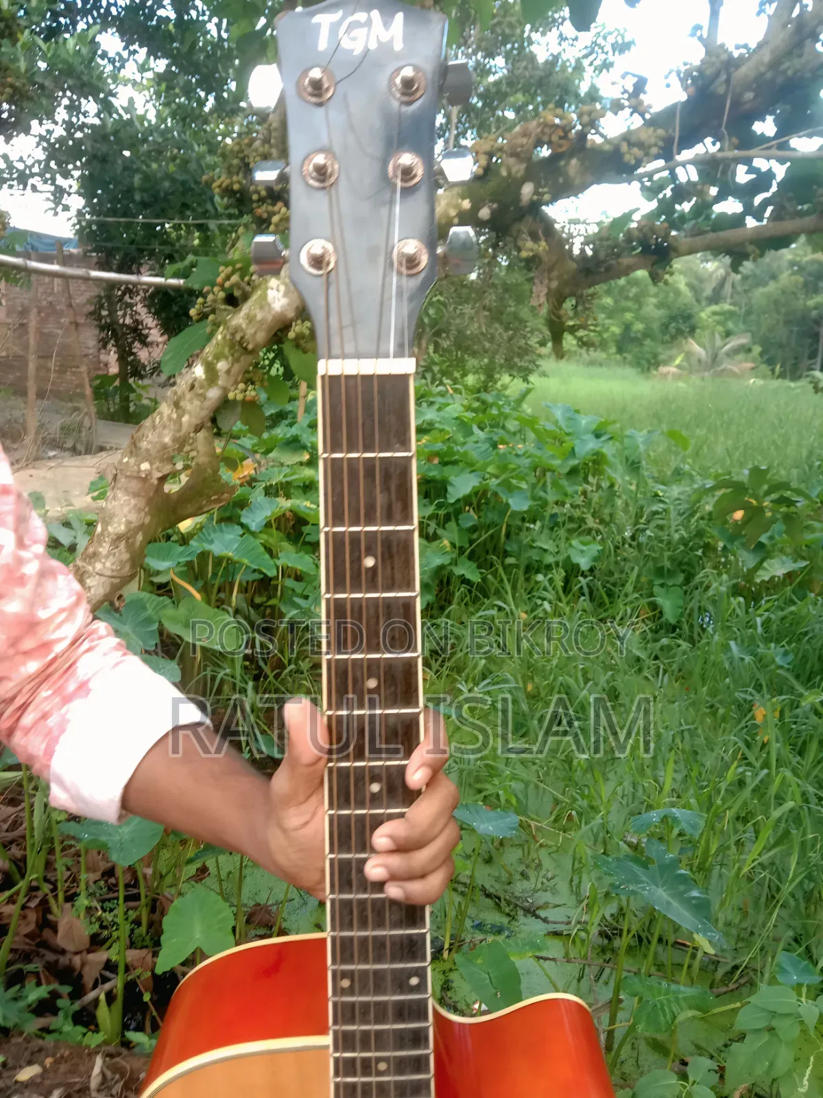 গিটার বিক্রি