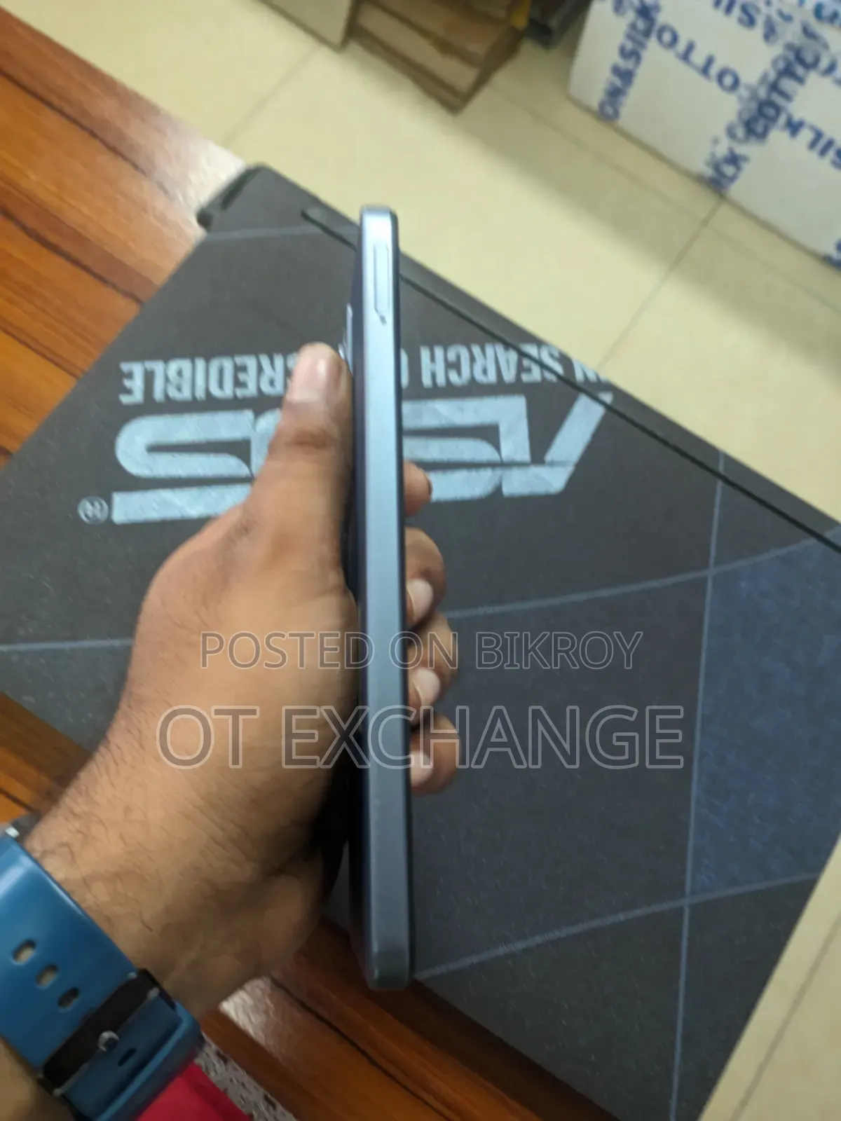 Realme 128 GB Blue