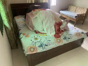 রিগ্যাল ফার্নিচার (ডাবল বেড সাথে ম্যাট্রেস) (প্রায় এক বছর ব্যবহৃত)