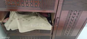 Used Wardrobe, 1 Part Broken