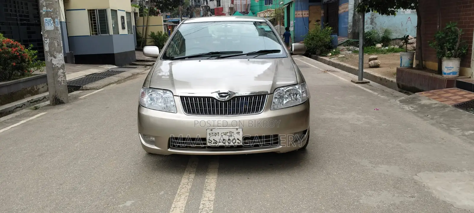 টয়োটা করোলা ২০০৪ গোল্ড