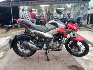 Hero Xtreme 125R 2026 Black