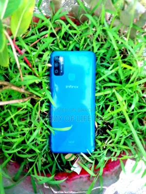 Infinix Hot 9 Play 32 GB Blue