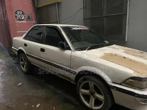 Toyota Corolla 1998 White