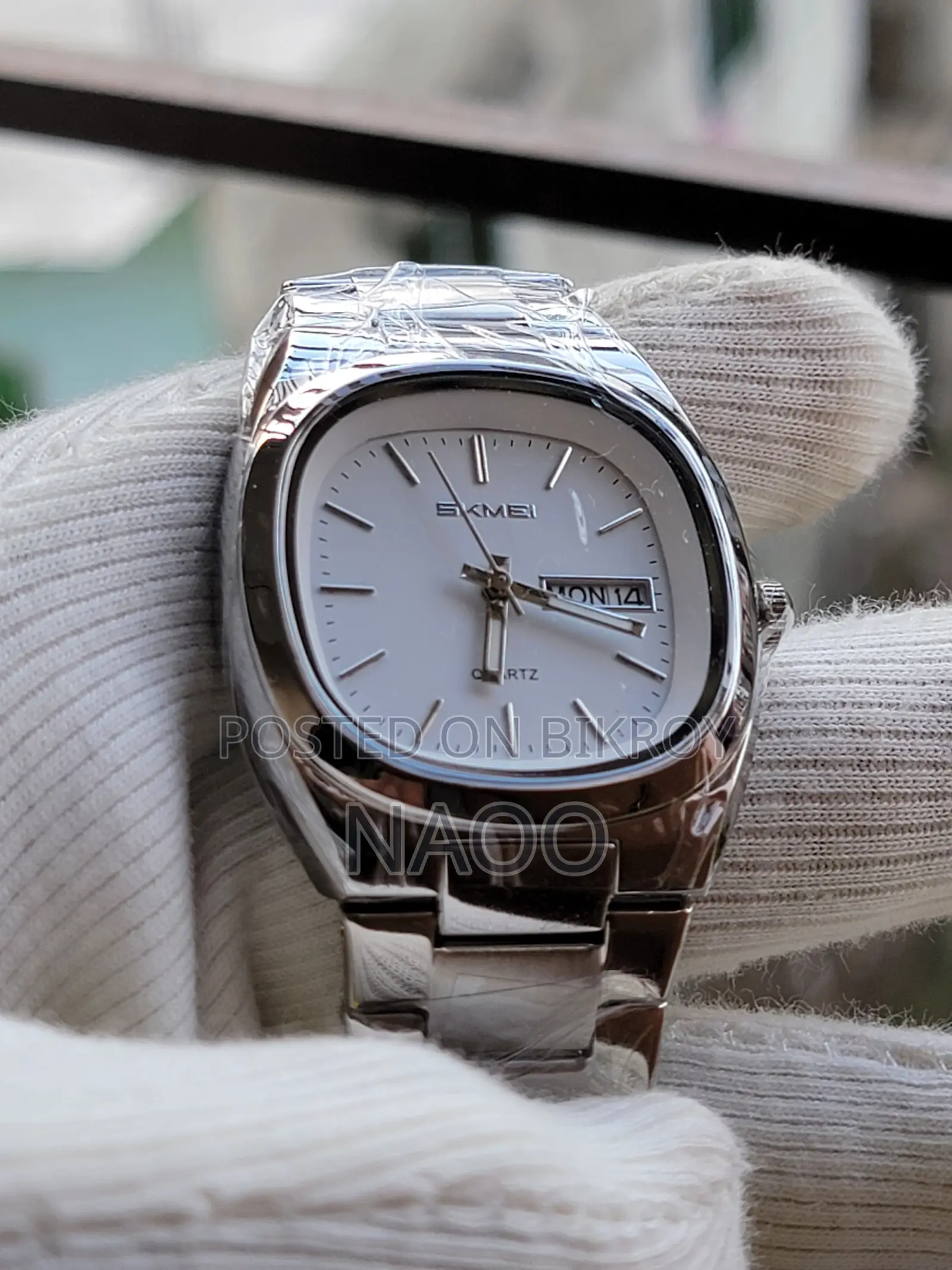 Skmei Quartz Men's Watch Silver Stainless Steel Strap With White Dial