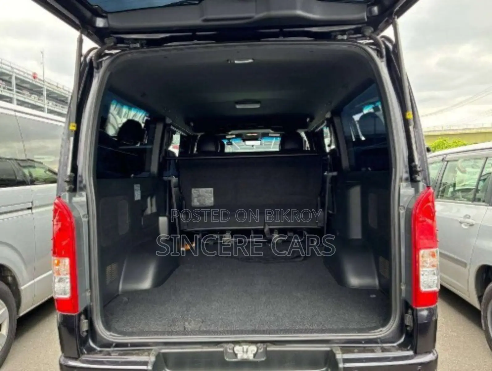Toyota HiAce 2023 Black