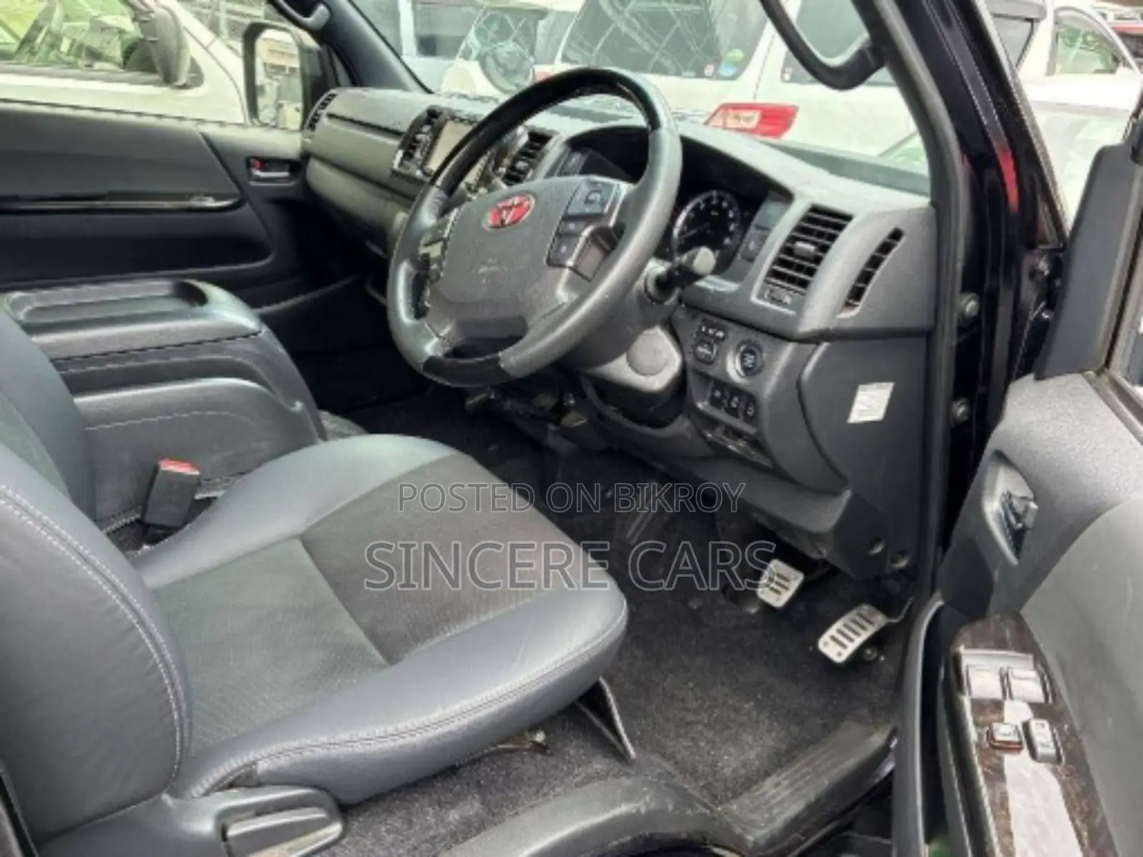 Toyota HiAce 2023 Black