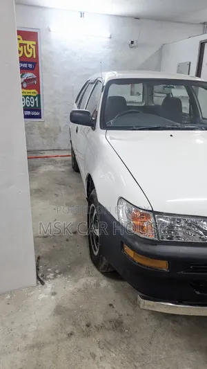 Toyota Corolla 2000 White