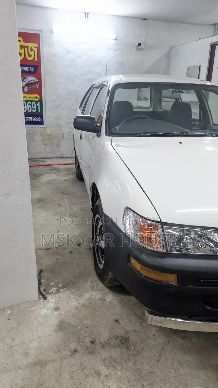 Toyota Corolla 2000 White